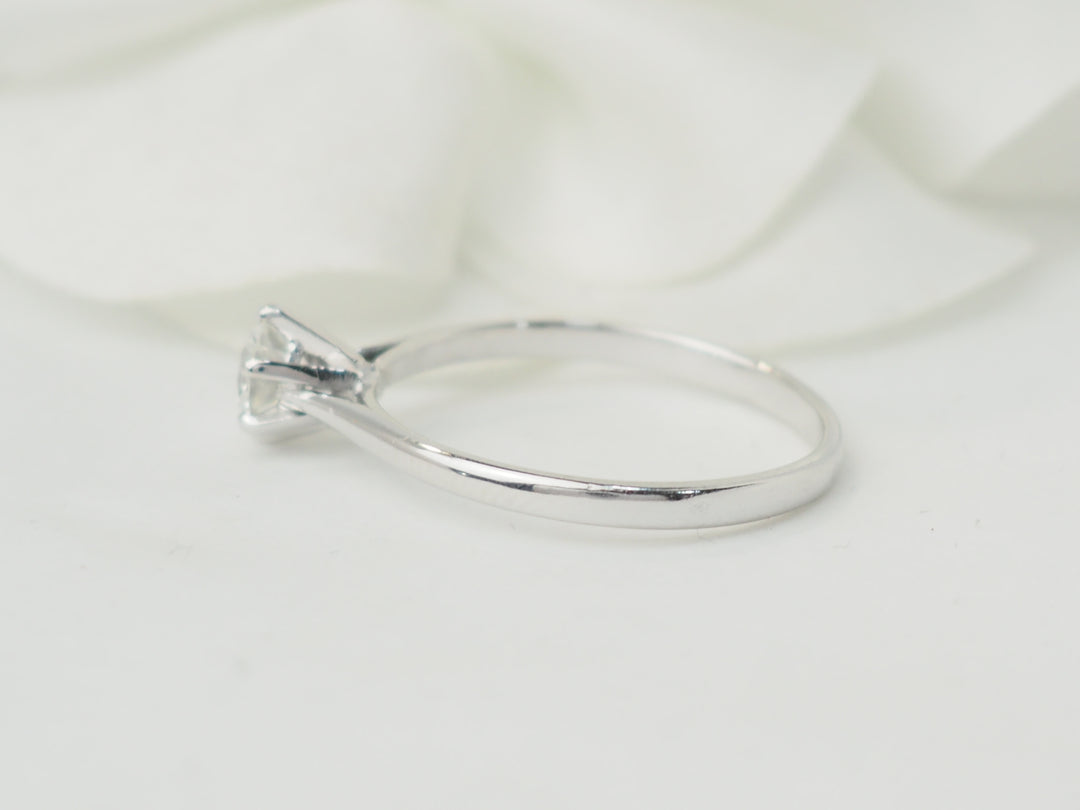 Solitaire en or blanc et diamants 0,50 ct