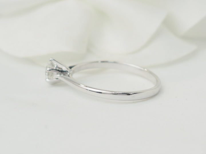 Solitaire en or blanc et diamants 0,50 ct