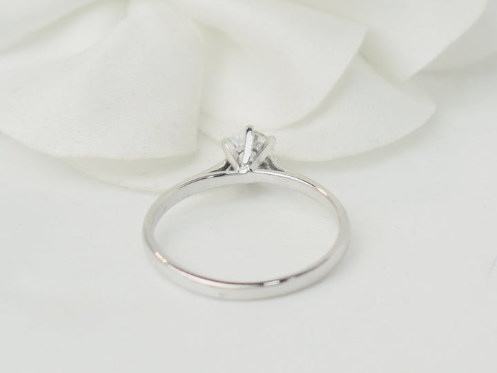 Solitaire en or blanc et diamants 0,50 ct