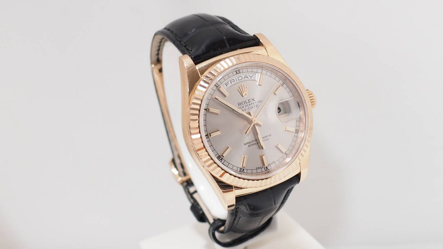 Rolex Day-Date en Or rose et Bracelet Cuir