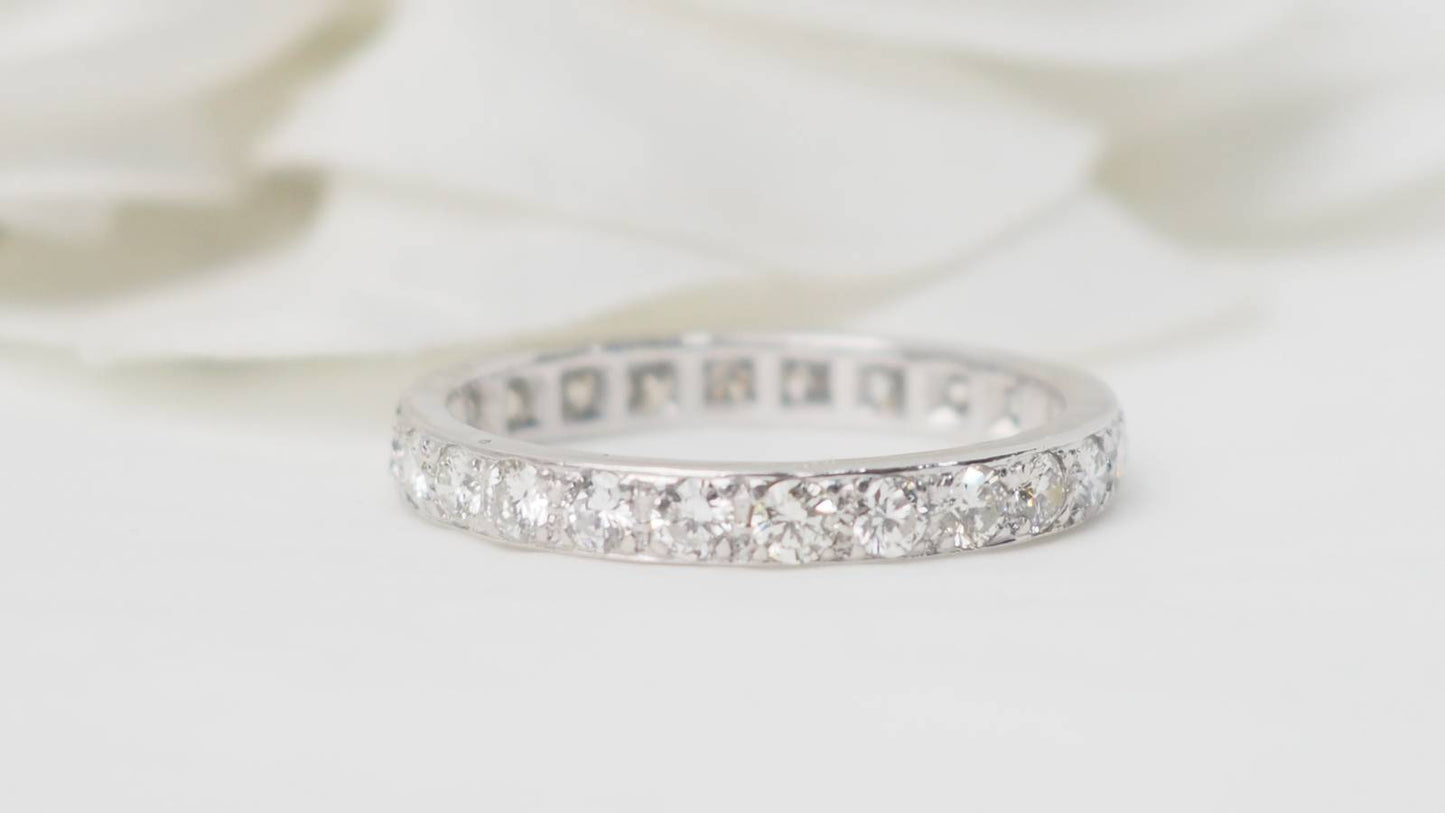 Alliance américaine en or blanc et diamants 