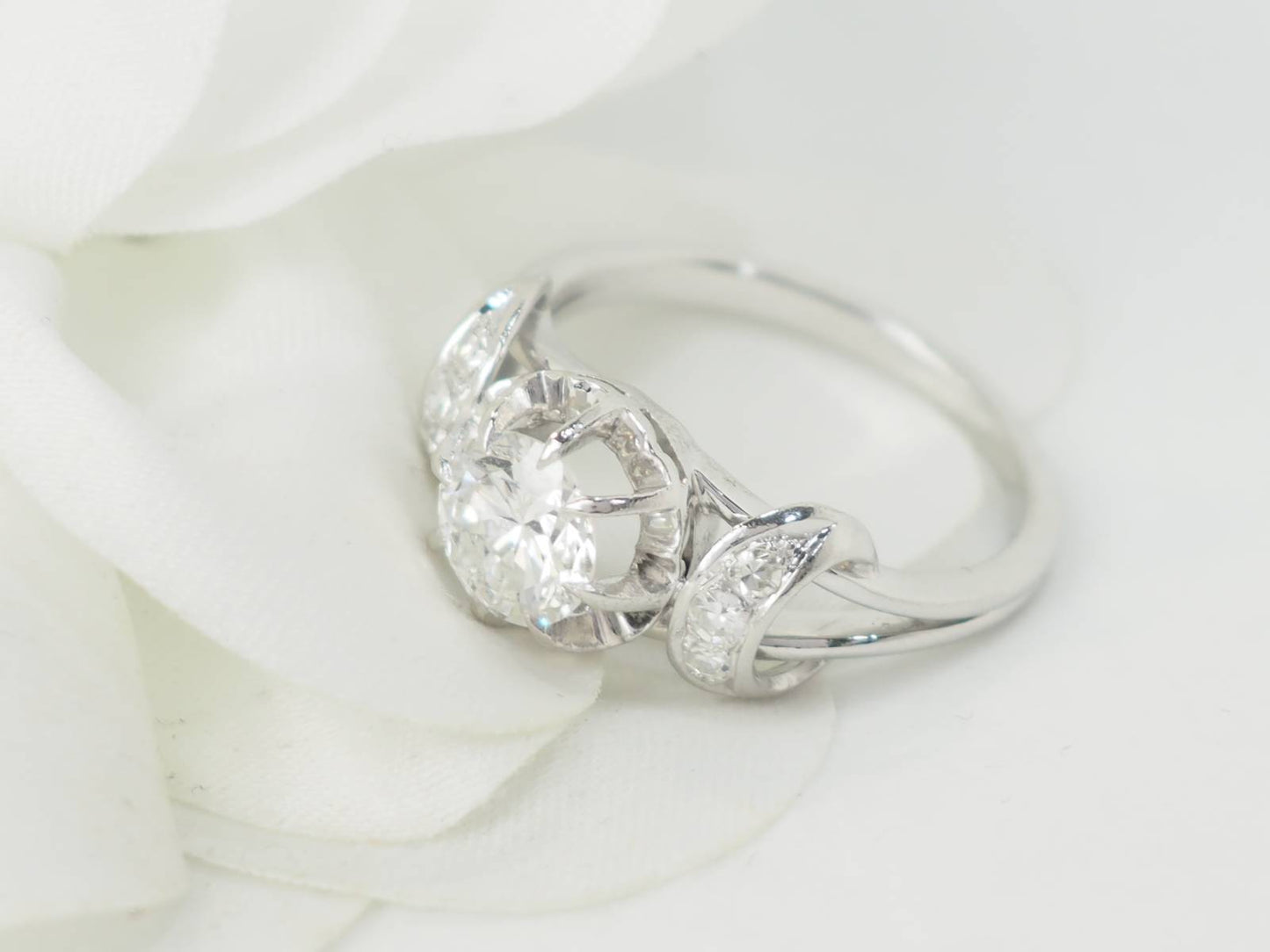 Bague solitaire en or blanc platine et diamant 1,20ct