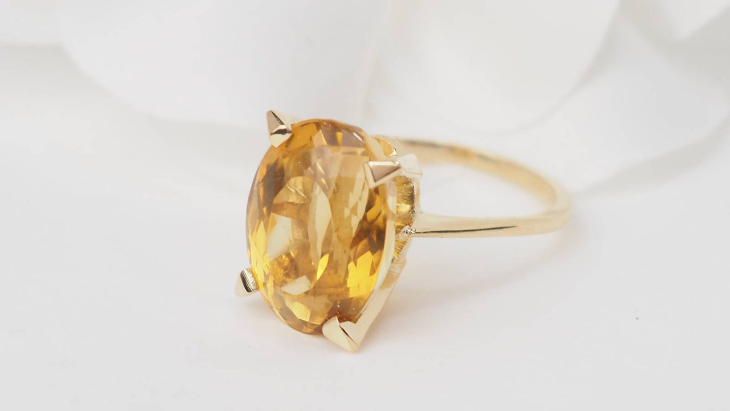 Bague vintage en or jaune et citrine