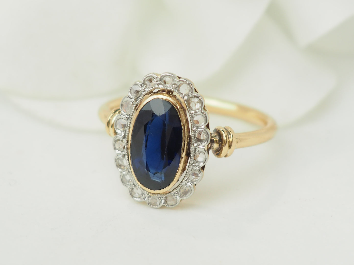 Bague pompadour en or jaune et diamants