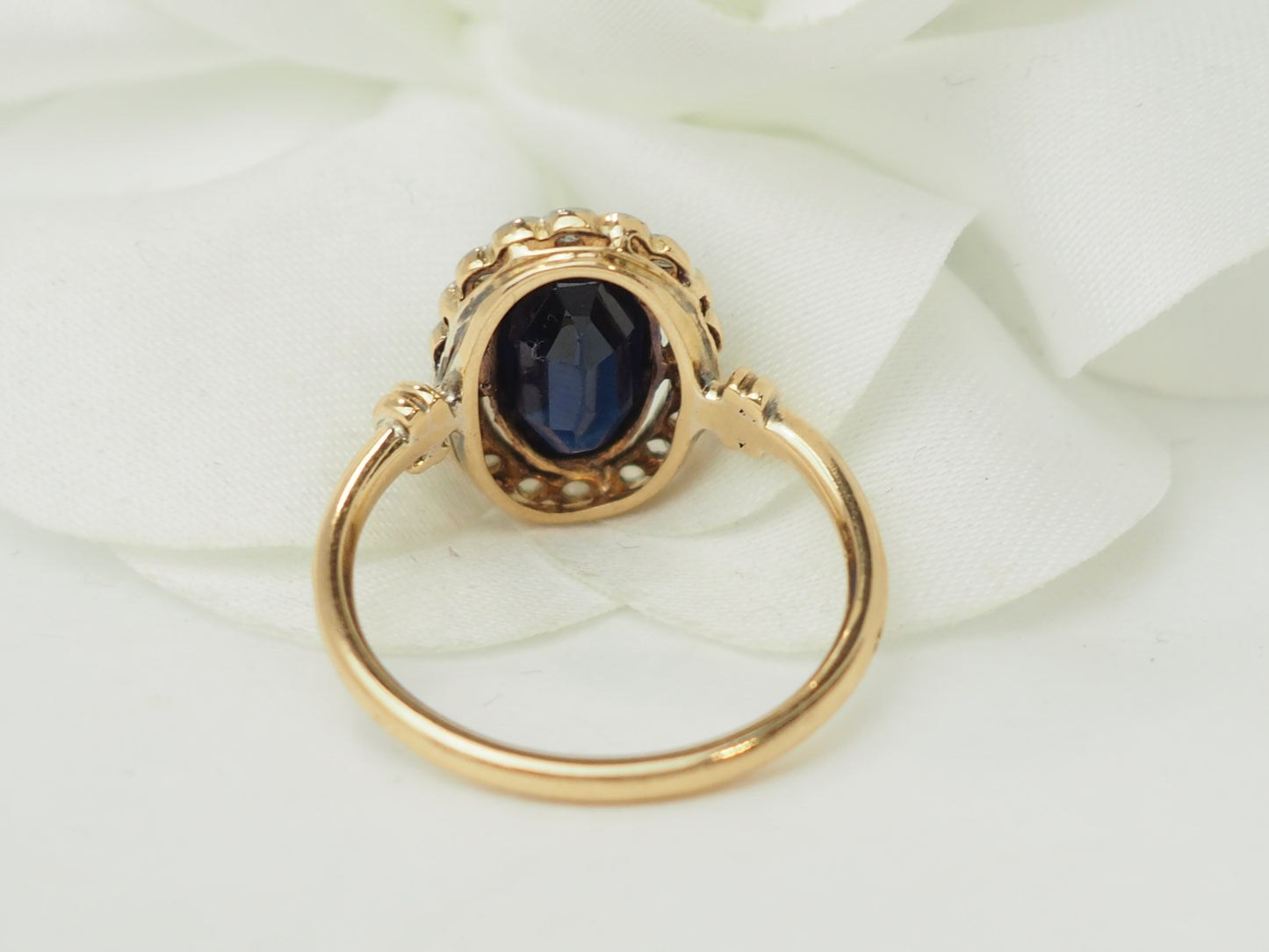 Bague pompadour en or jaune et diamants