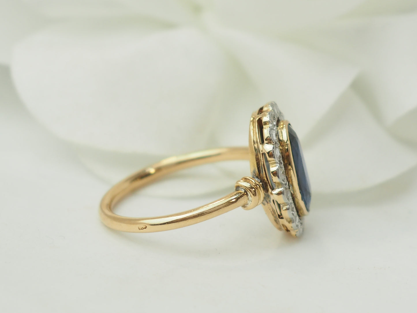 Bague pompadour en or jaune et diamants