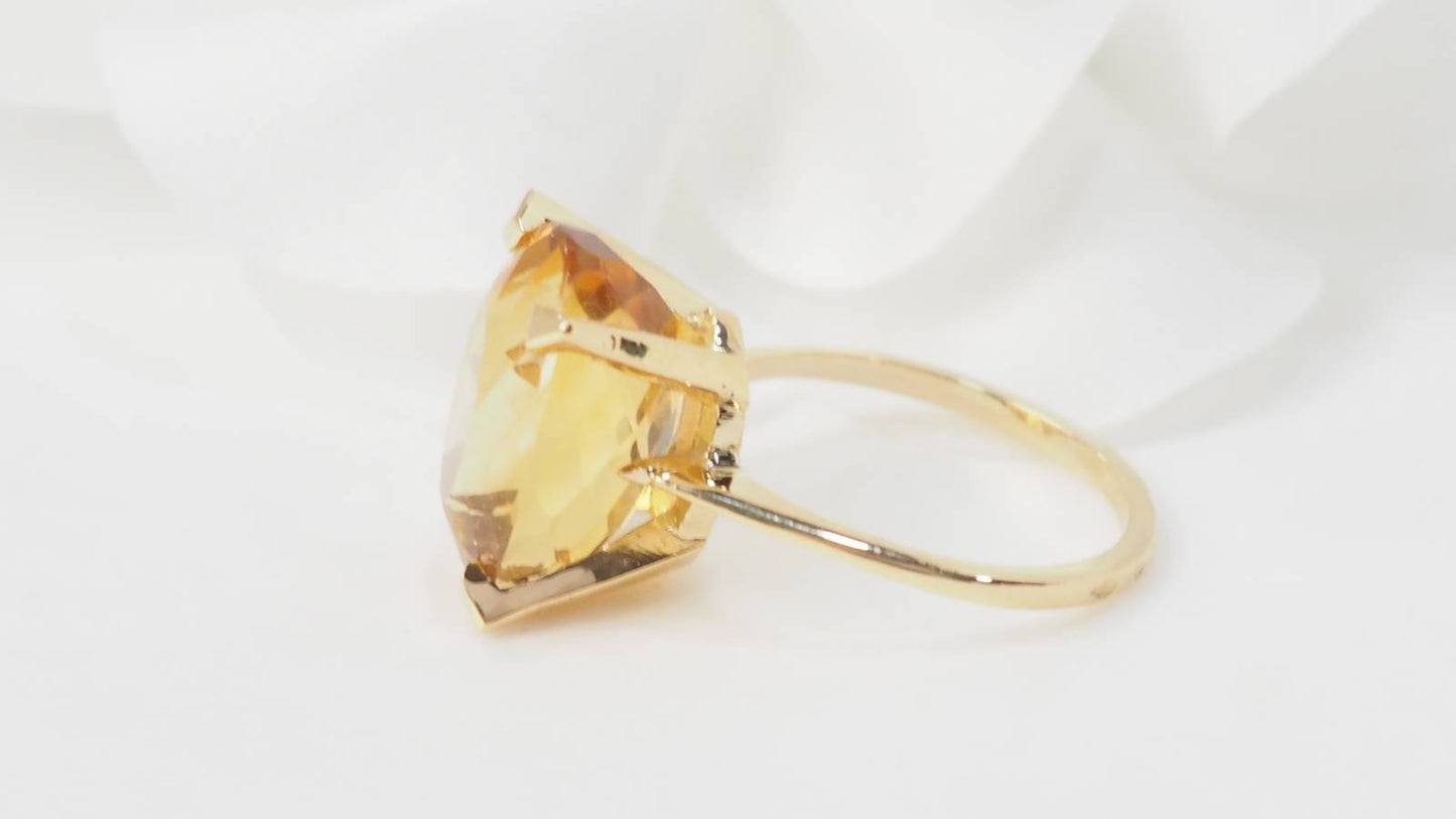 Bague vintage en or jaune et citrine