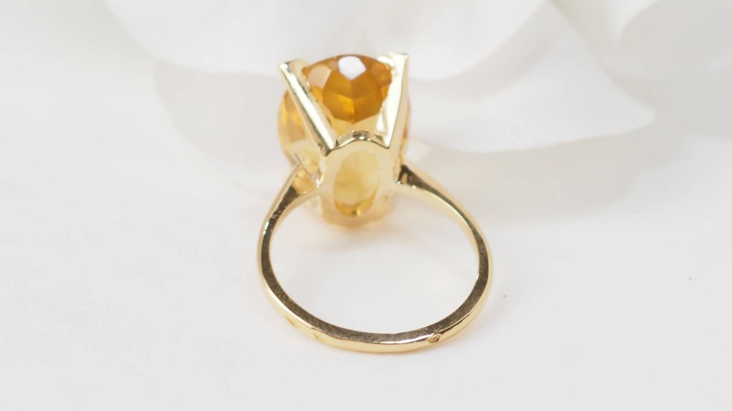 Bague vintage en or jaune et citrine