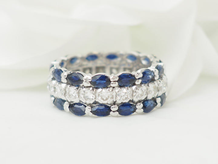 Bague alliance en or blanc, saphirs et diamants
