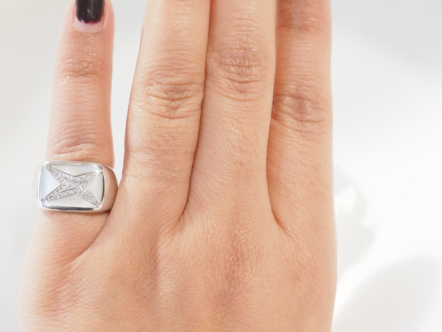 Bague Mauboussin "Grande vie" en or blanc, Nacre et diamants