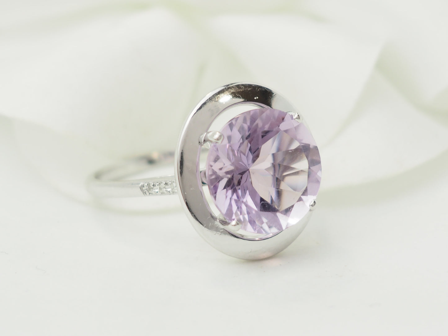 Bague Mauboussin "Vraiment jolie mon amour" en or blanc, Améthyste et diamants