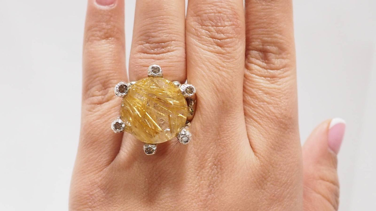 Bague importante en argent, quartz rutile et diamant cognac