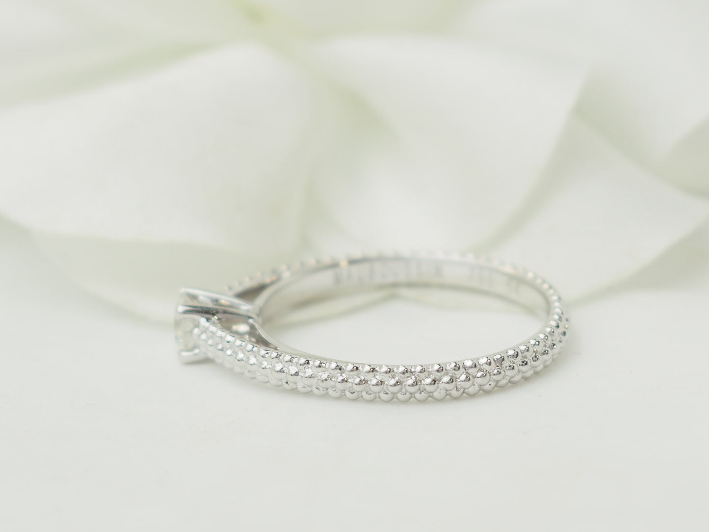 Bague solitaire Mauboussin "Fan du premier jour" en or blanc et diamant