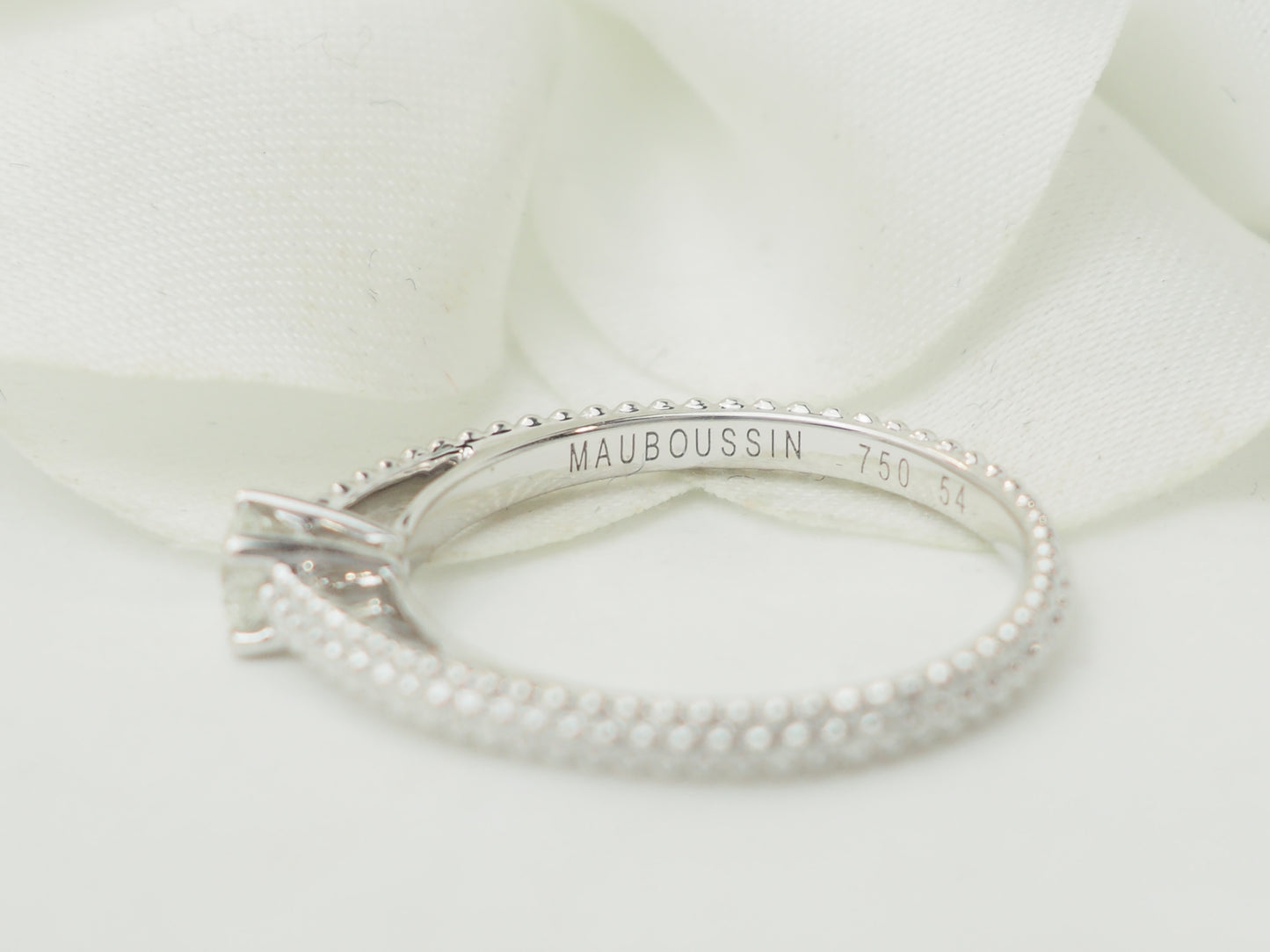 Bague solitaire Mauboussin "Fan du premier jour" en or blanc et diamant