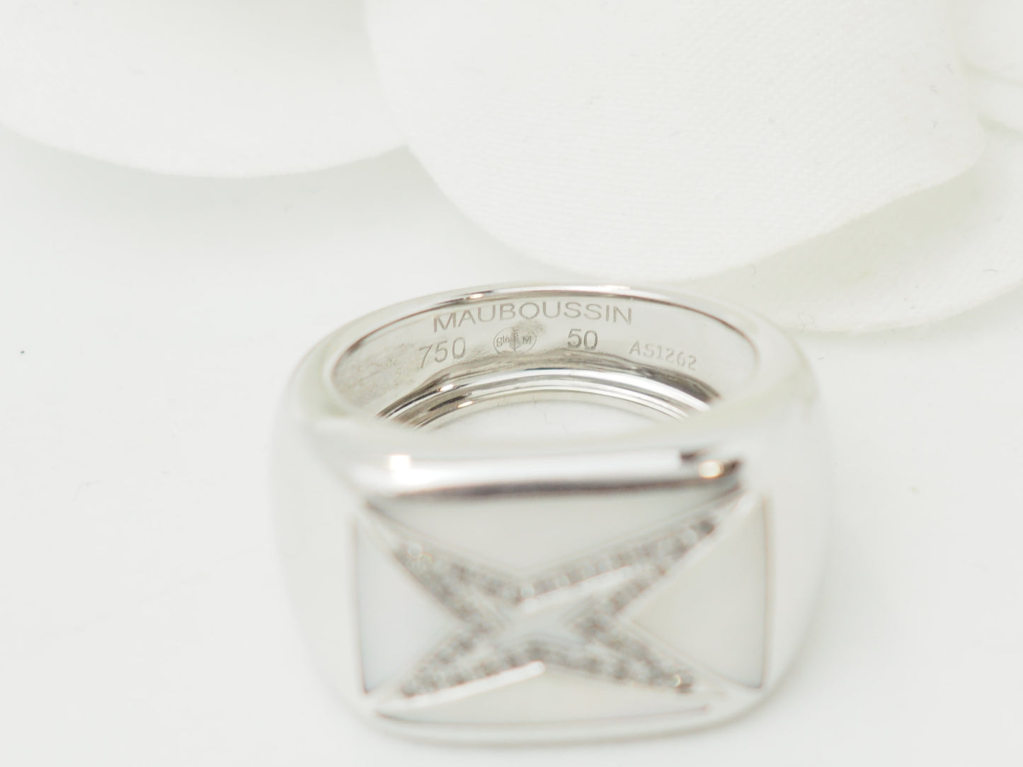 Bague Mauboussin "Grande vie" en or blanc, Nacre et diamants