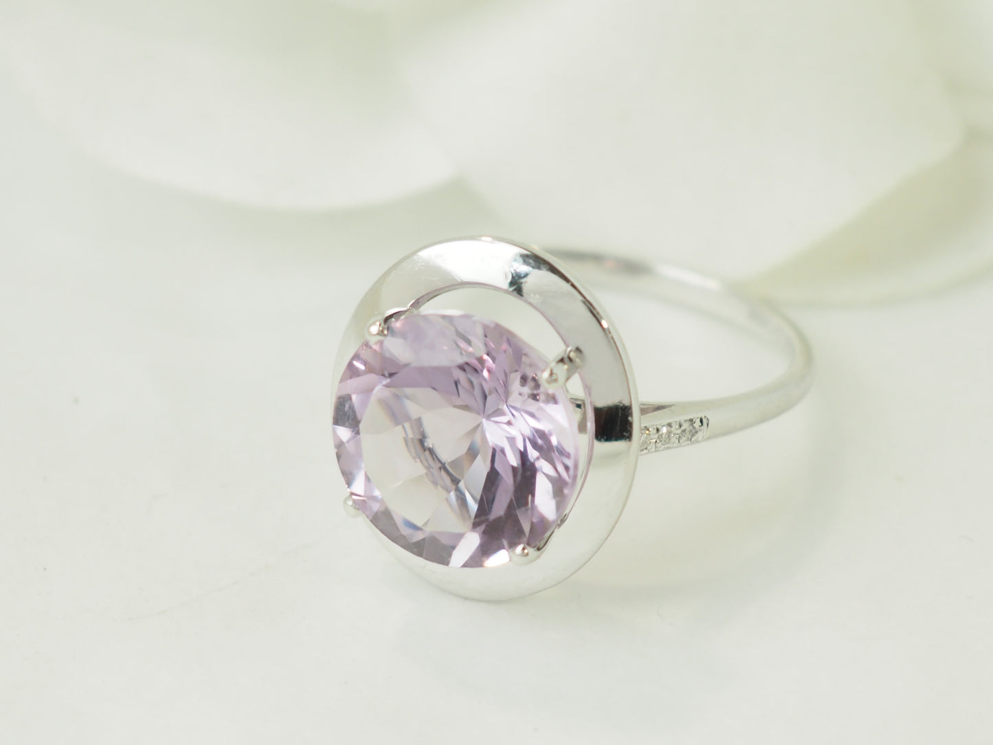 Bague Mauboussin "Vraiment jolie mon amour" en or blanc, Améthyste et diamants