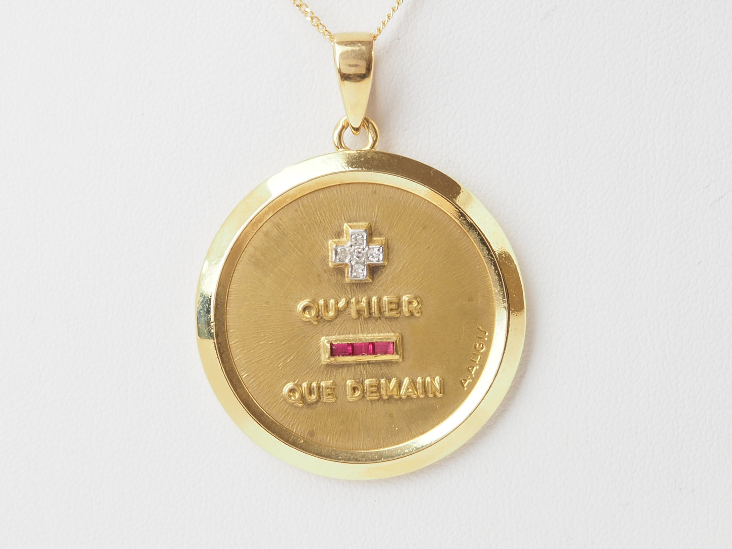 Médaille d'Amour Augis En Or Jaune Diamants