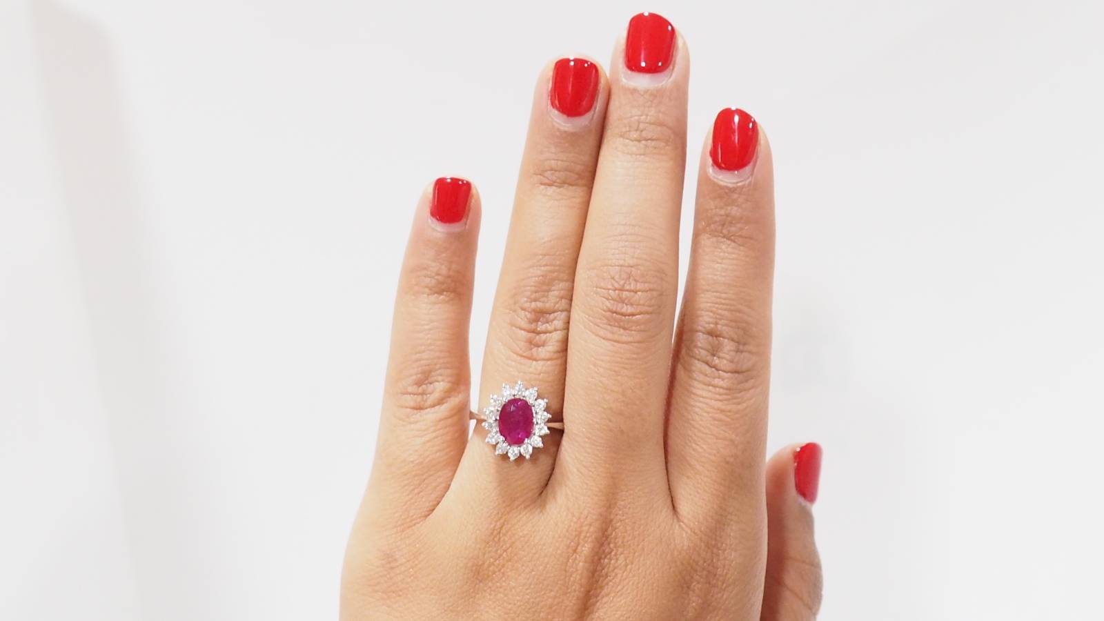 Bague marguerite  rubis et diamants
