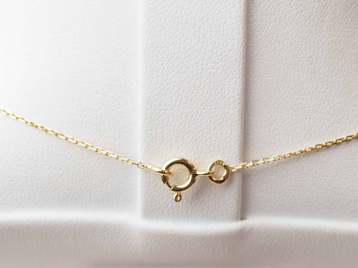 Collier solitaire en or jaune et rubis 2,36cts