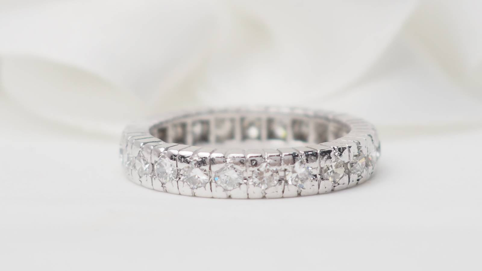 Alliance américaine en platine et diamants