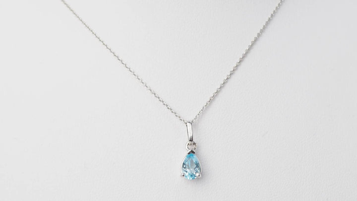 Collier solitaire en or blanc 