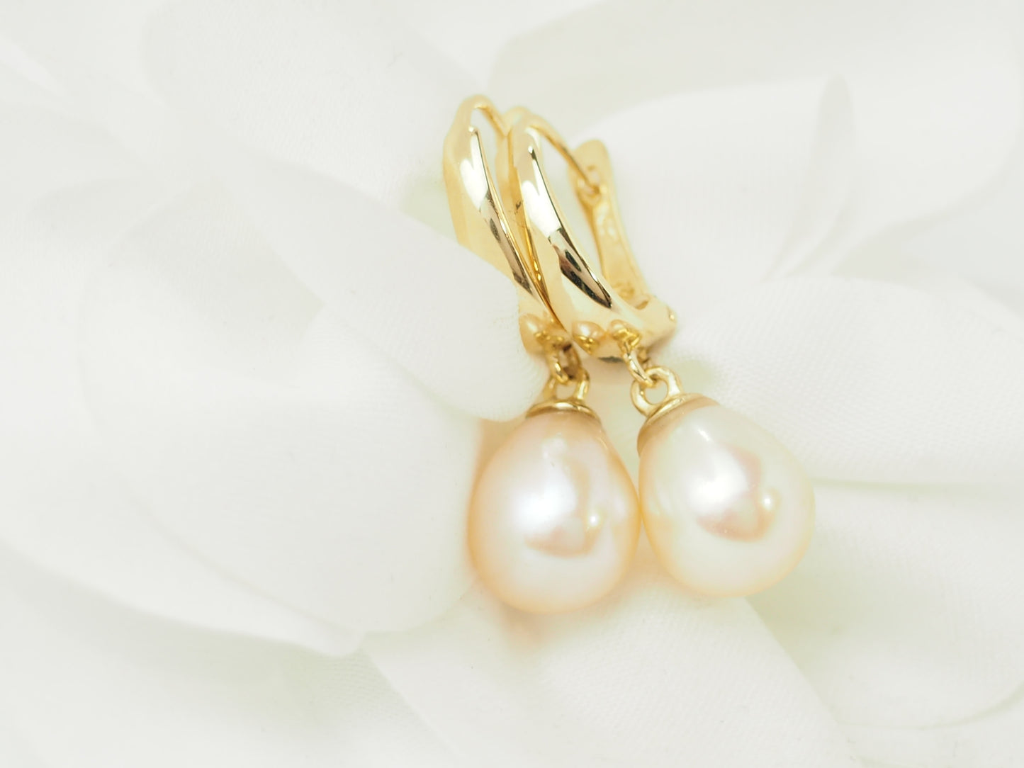 Boucles d’oreilles en Or Jaune et Perles de Culture