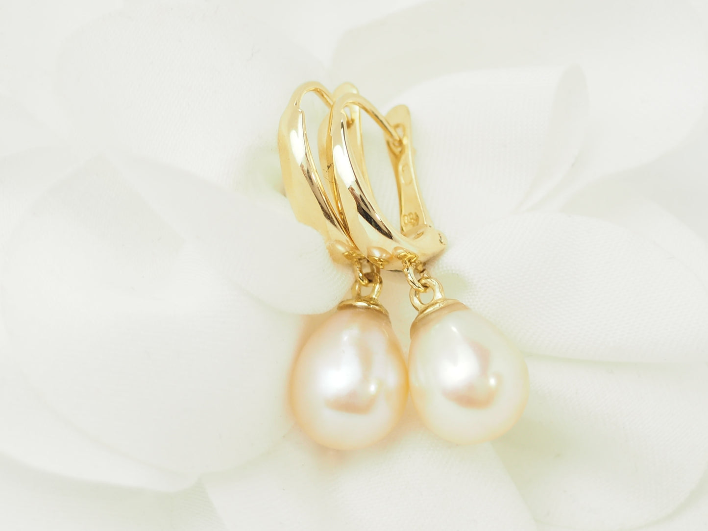Boucles d’oreilles en Or Jaune et Perles de Culture
