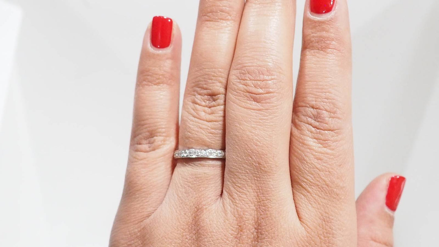 Demi alliance en or blanc et diamants 0.50ct