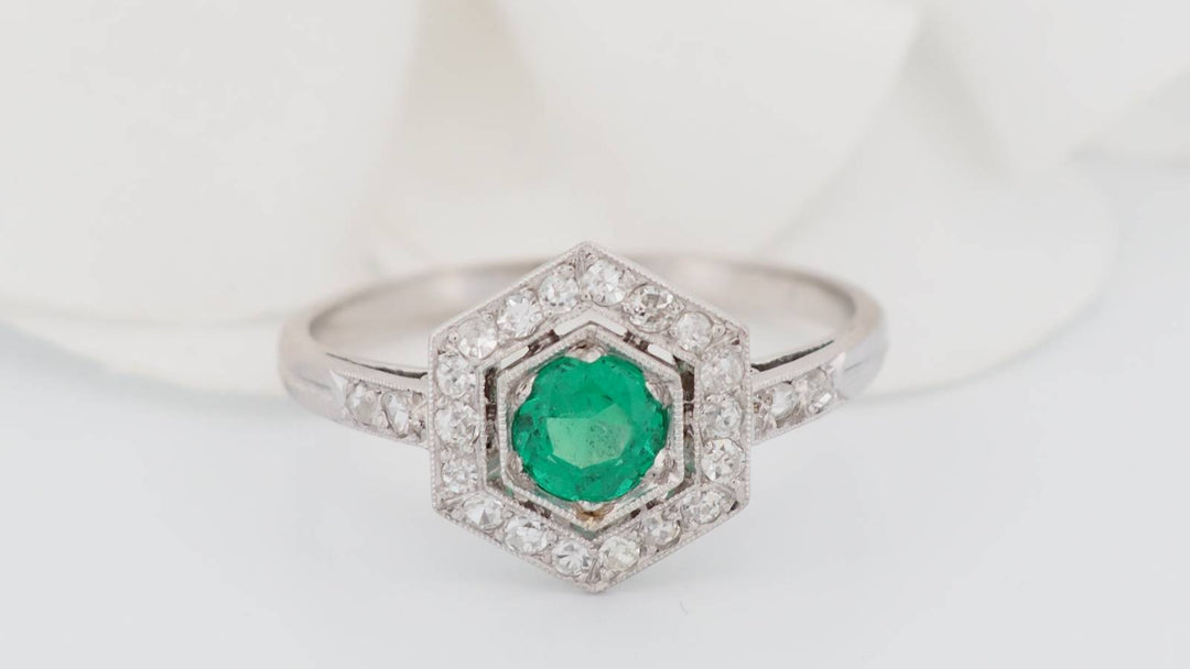 Bague en émeraude et diamants 