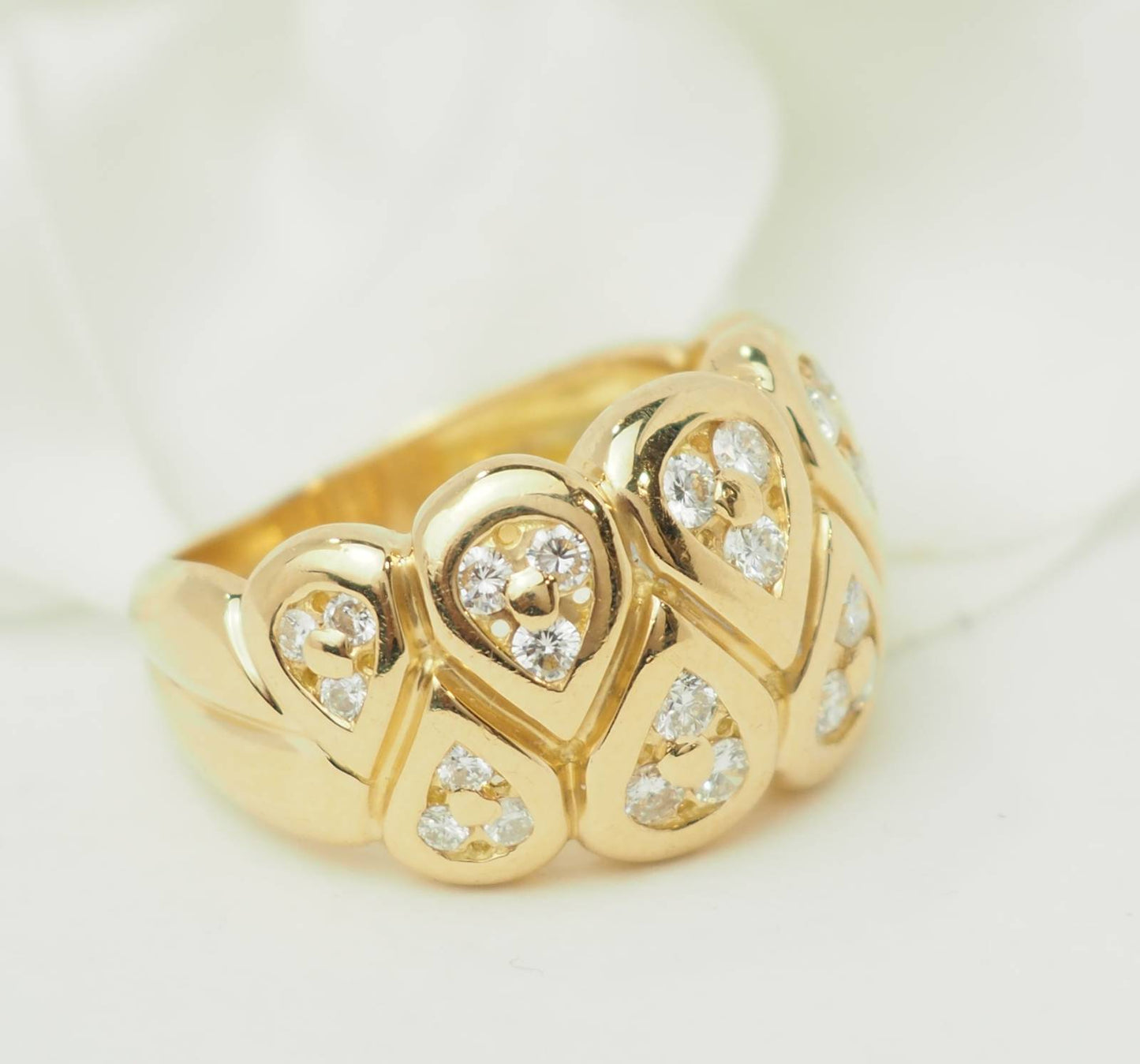 Bague large en or jaune sertie de diamants - Motifs gouttes