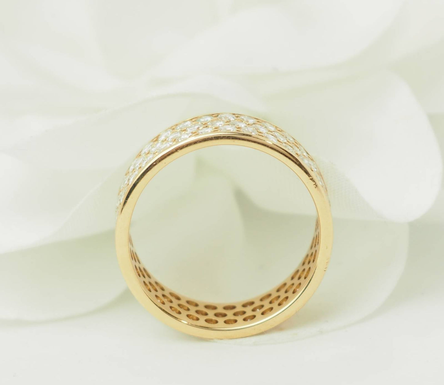Bague alliance pavée diamants en or jaune