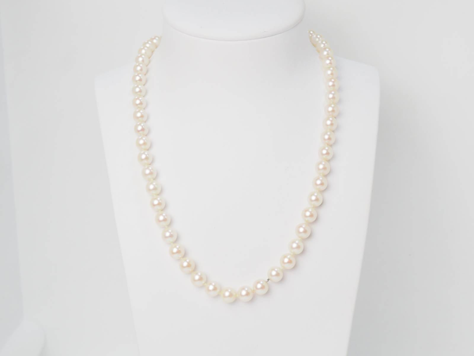 Collier de perles japonnaise 