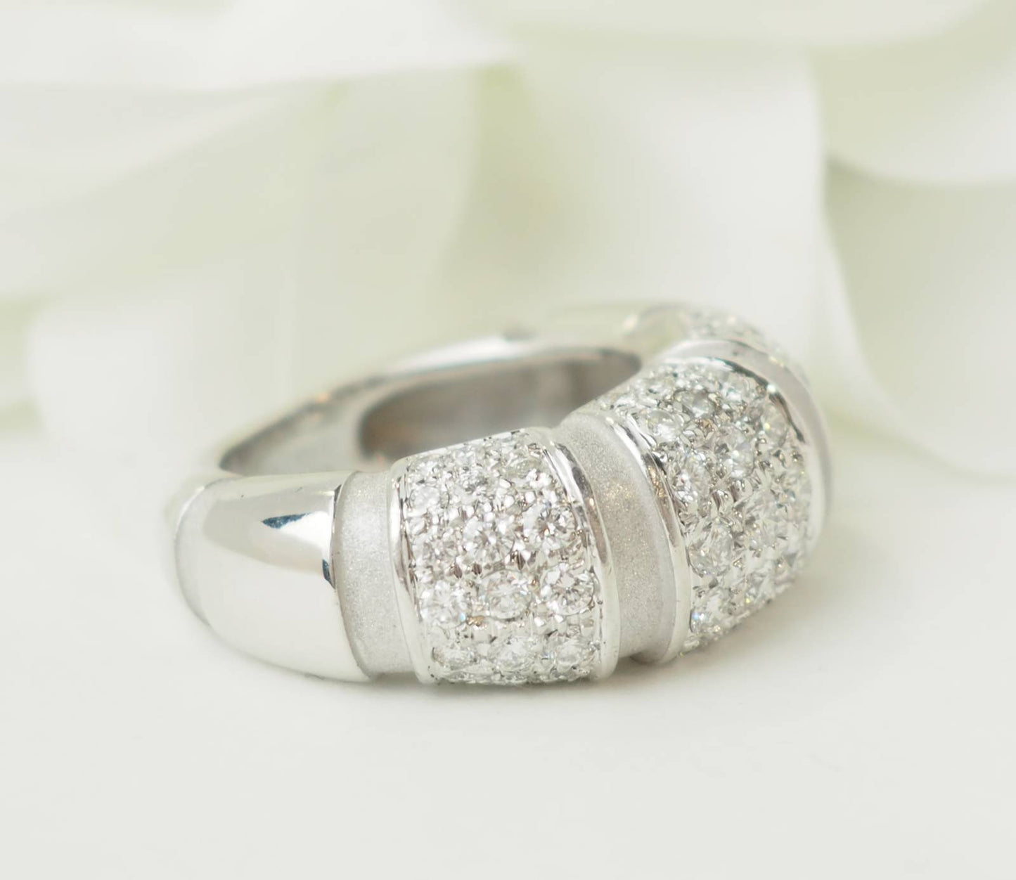 Bague Pavage Mauboussin Nadja en or blanc et diamants