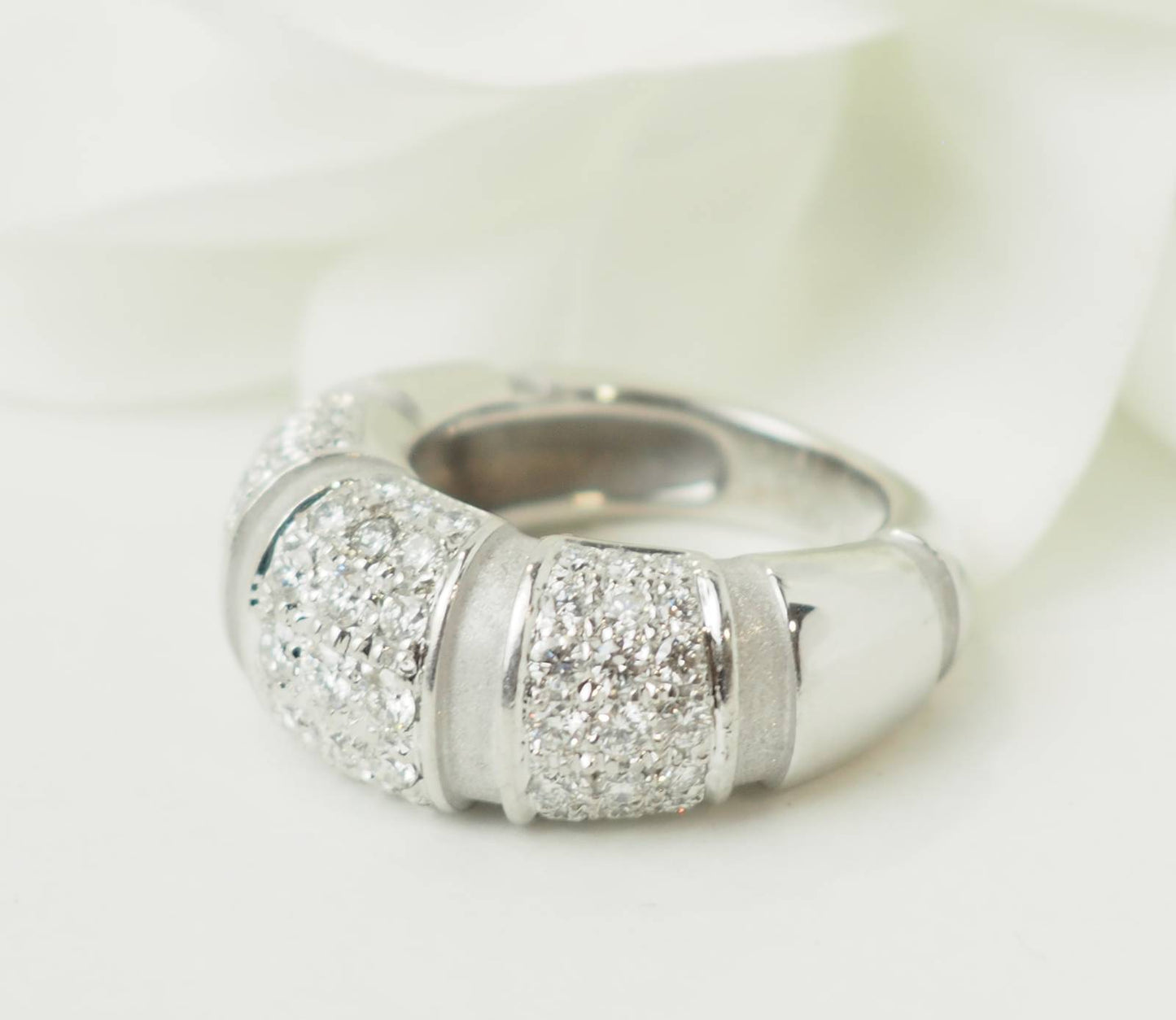Bague Pavage Mauboussin Nadja en or blanc et diamants