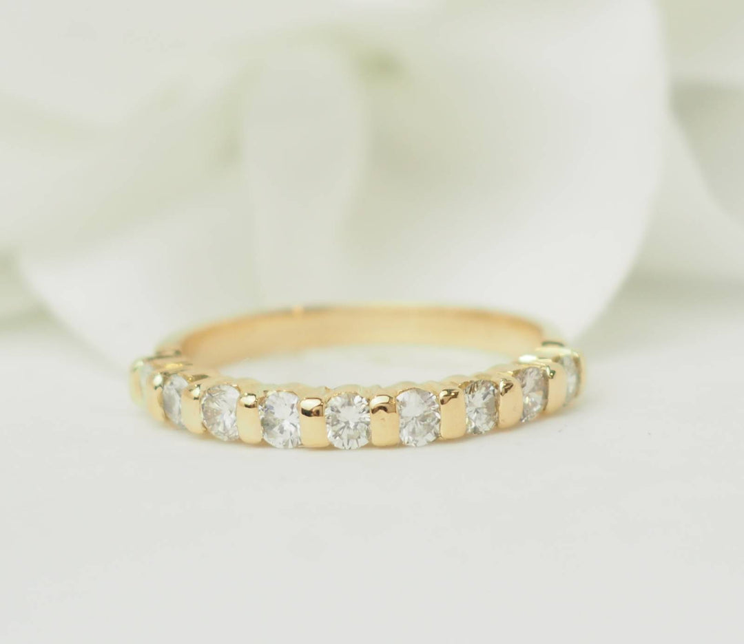 Demi alliance en or jaune et diamants 0,45ct