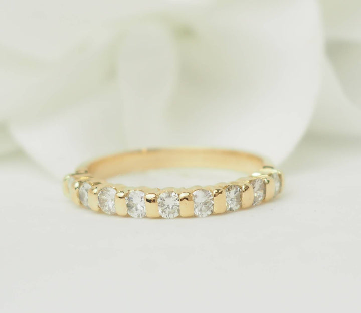 Demi alliance en or jaune et diamants 0,45ct