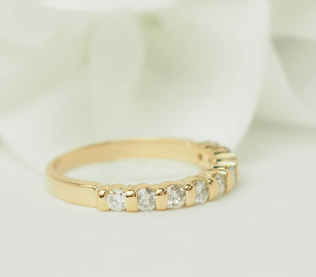 Demi alliance en or jaune et diamants 0,45ct