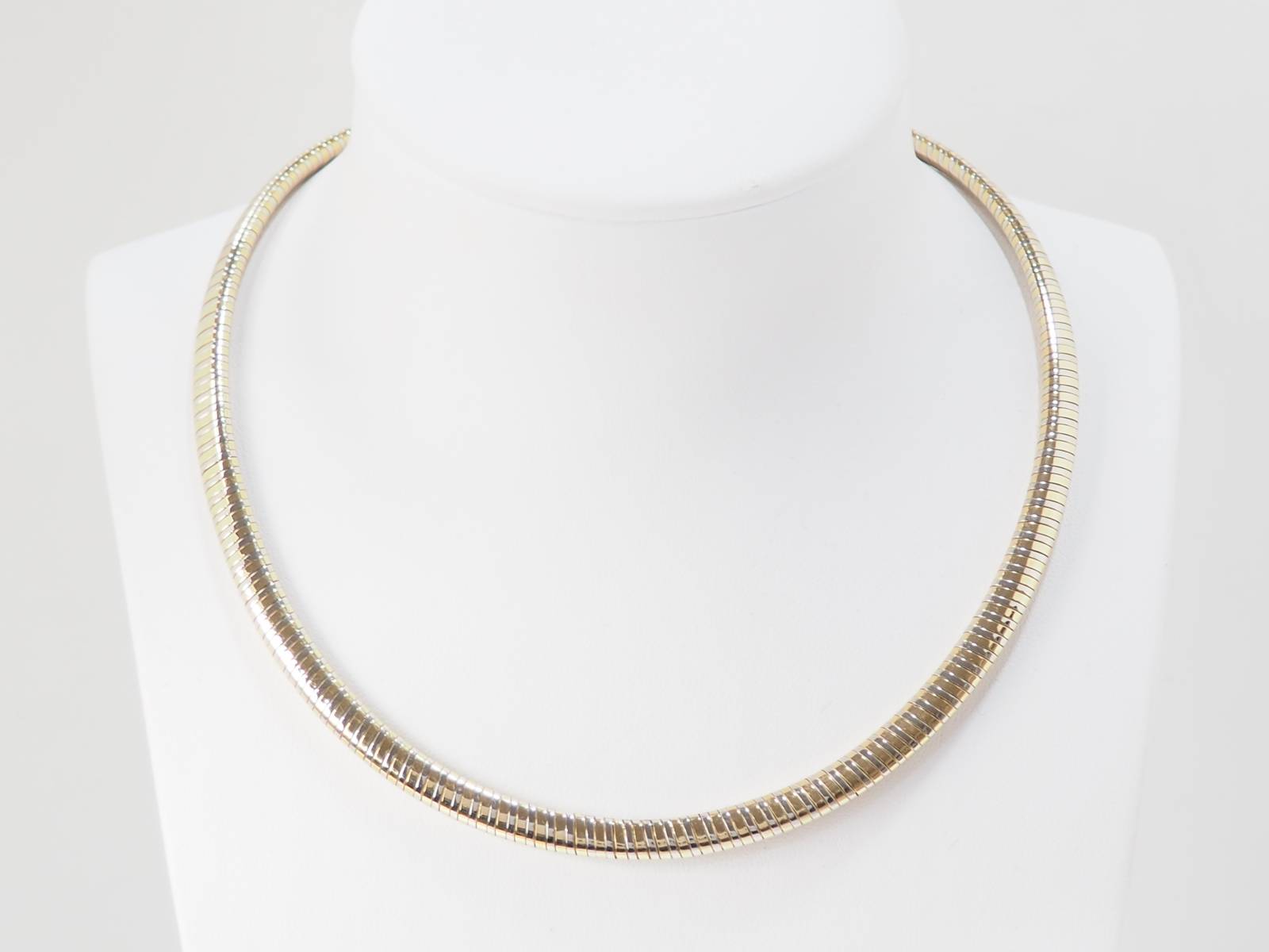 Collier Tubogas en 2 tons d'or de Cartier en vente à Marseille