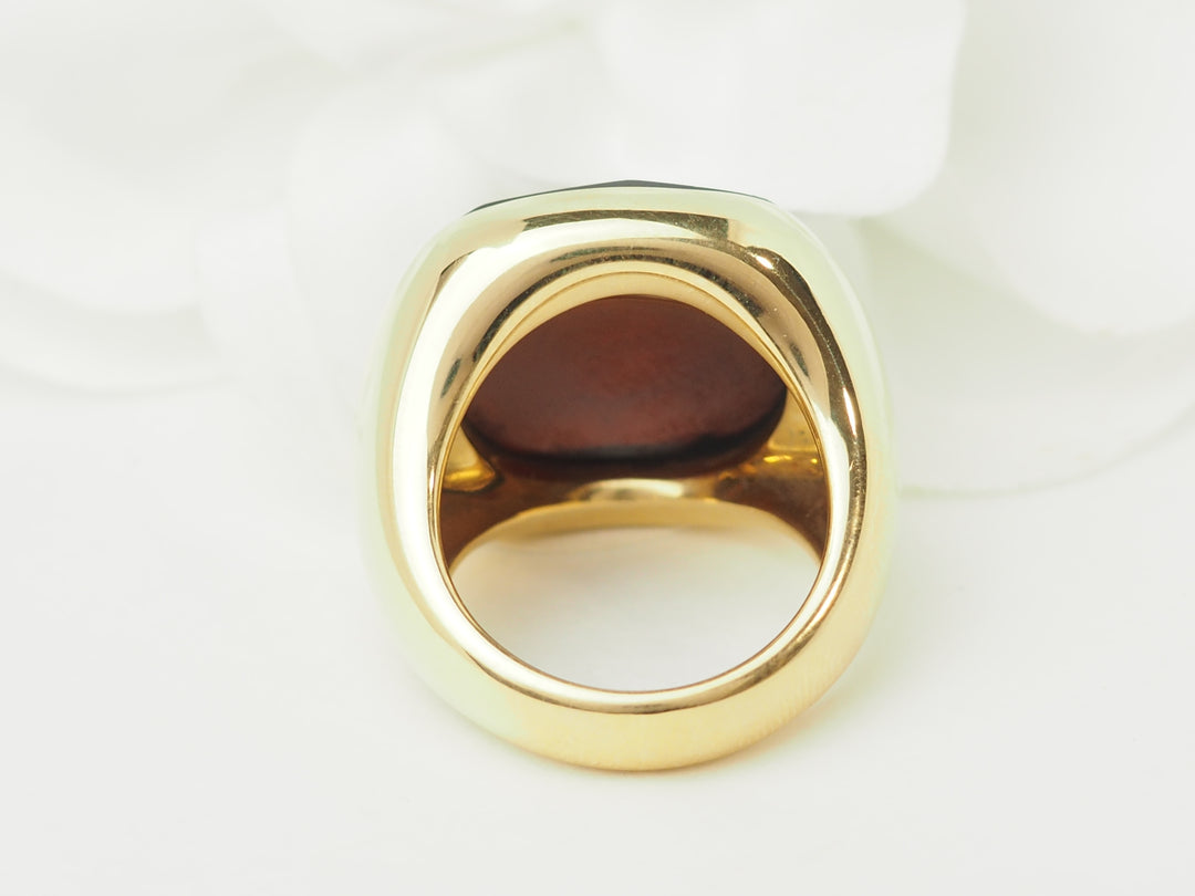 Bague Pomellato Victoria en or jaune et Grenat almandin