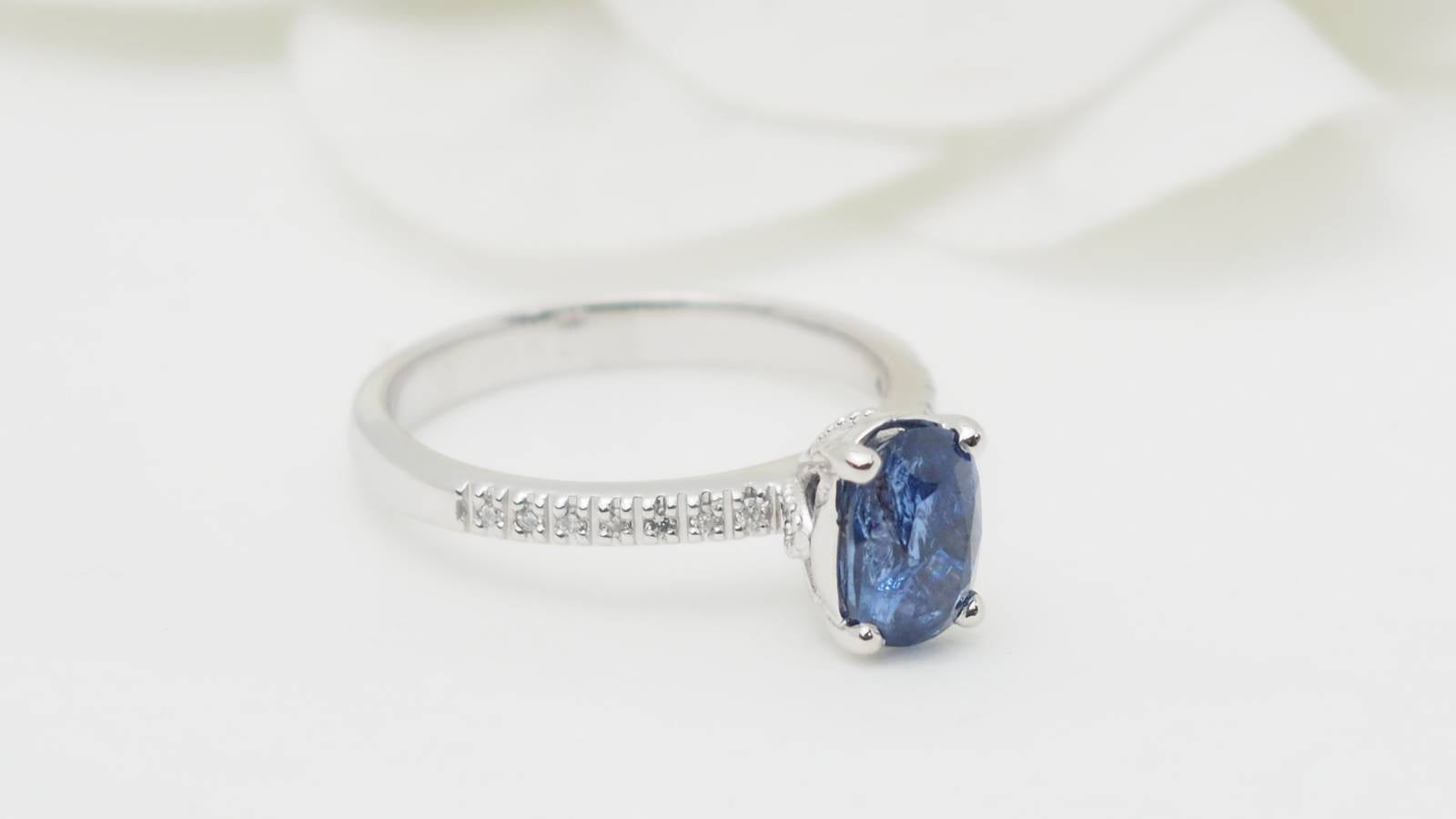 Bague en saphir et diamants