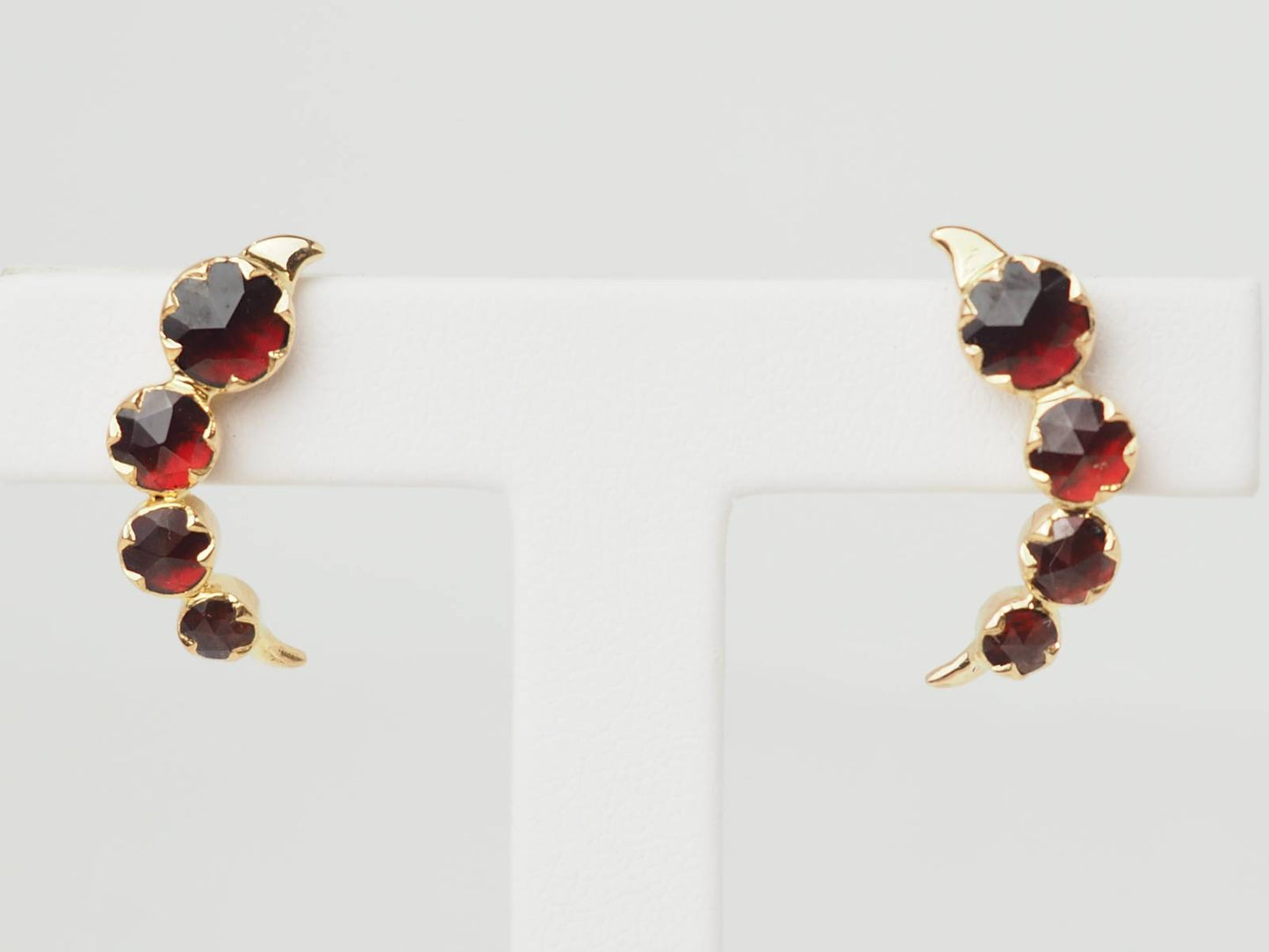 Boucles d’oreilles grenats de Perpignan en or jaune