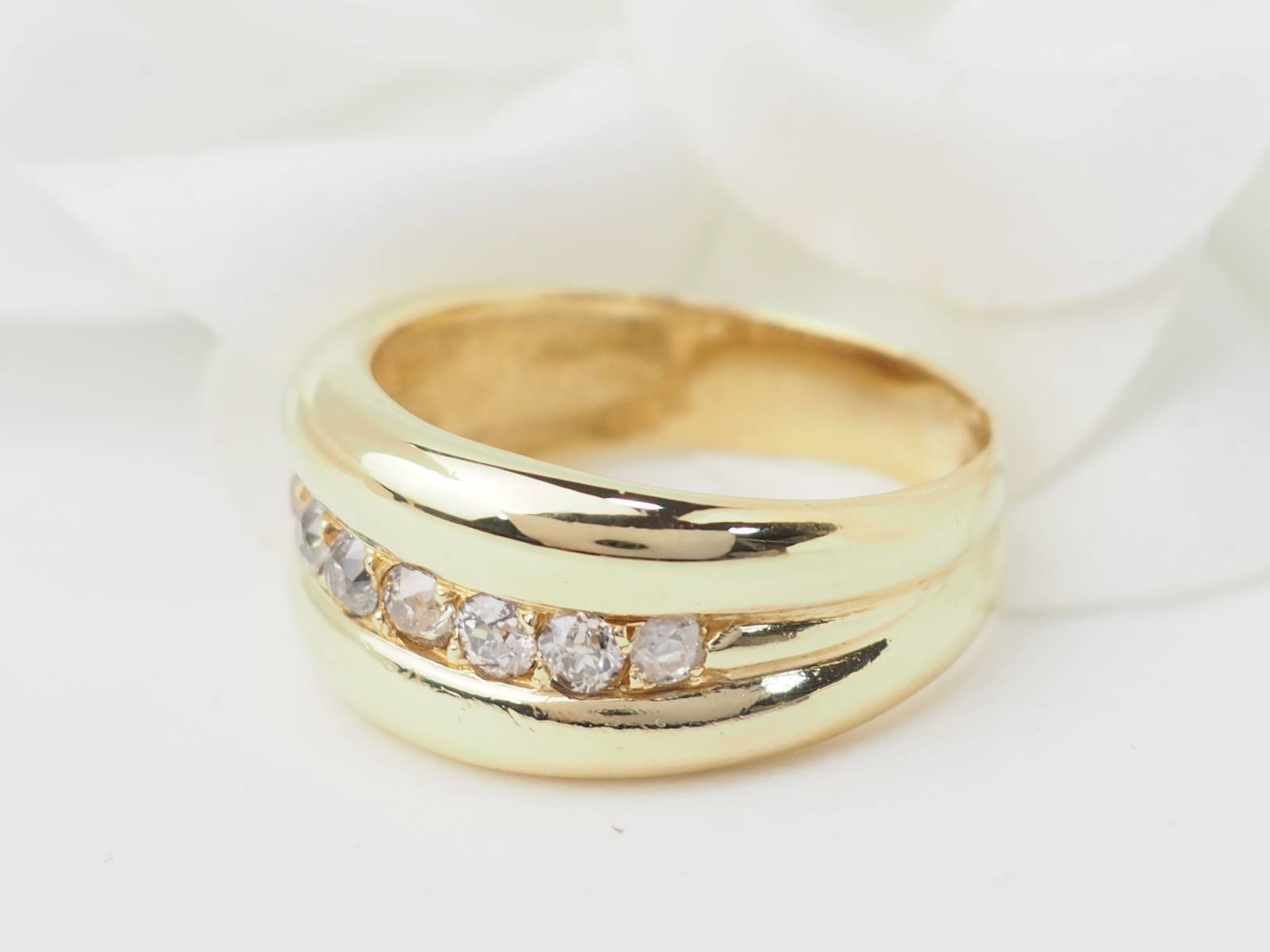 bague jonc d'occasion en or jaune et diamants 