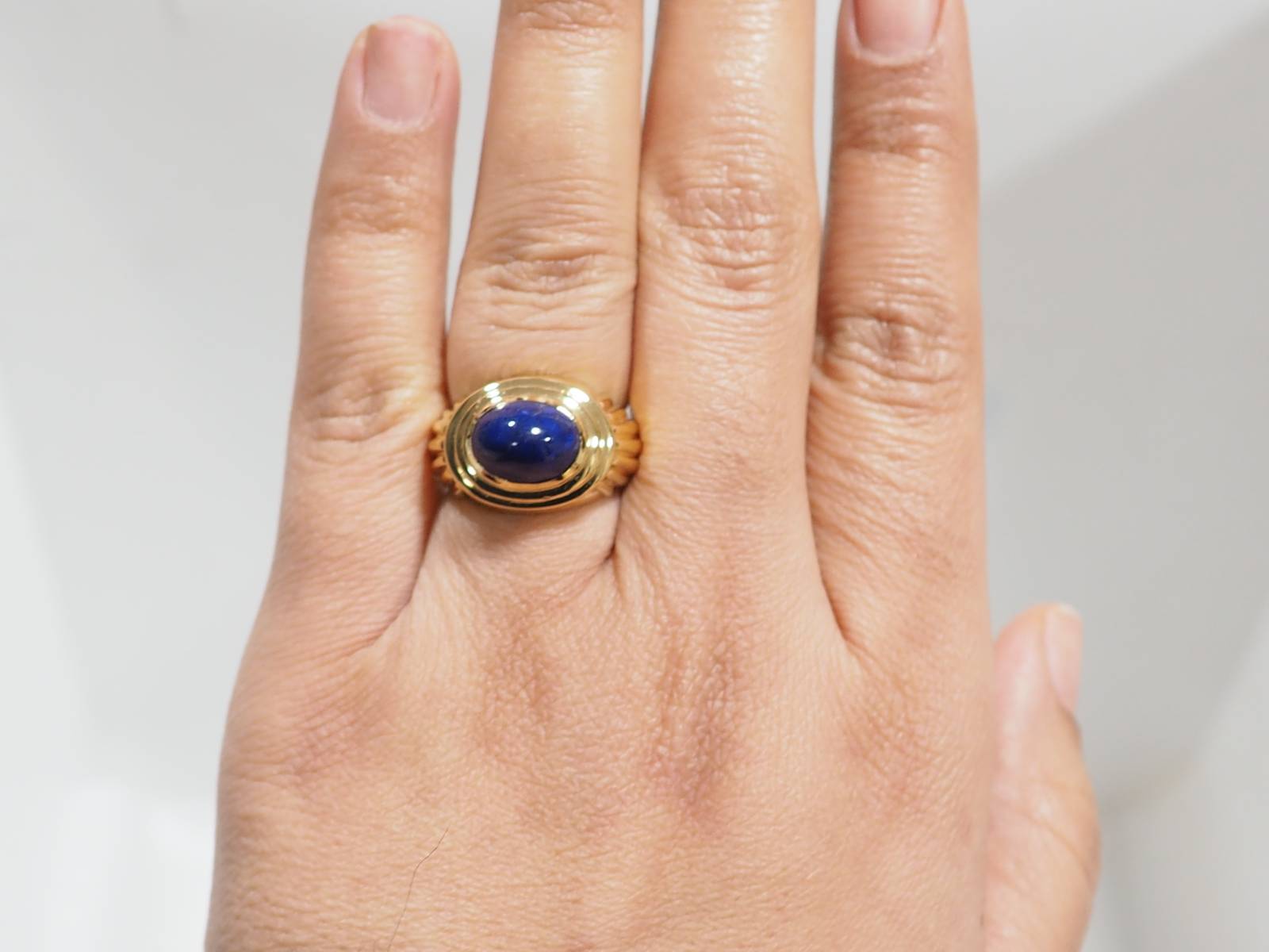 Bague avec un cabochon de Lapis lazuli en vente près d'Aubagne