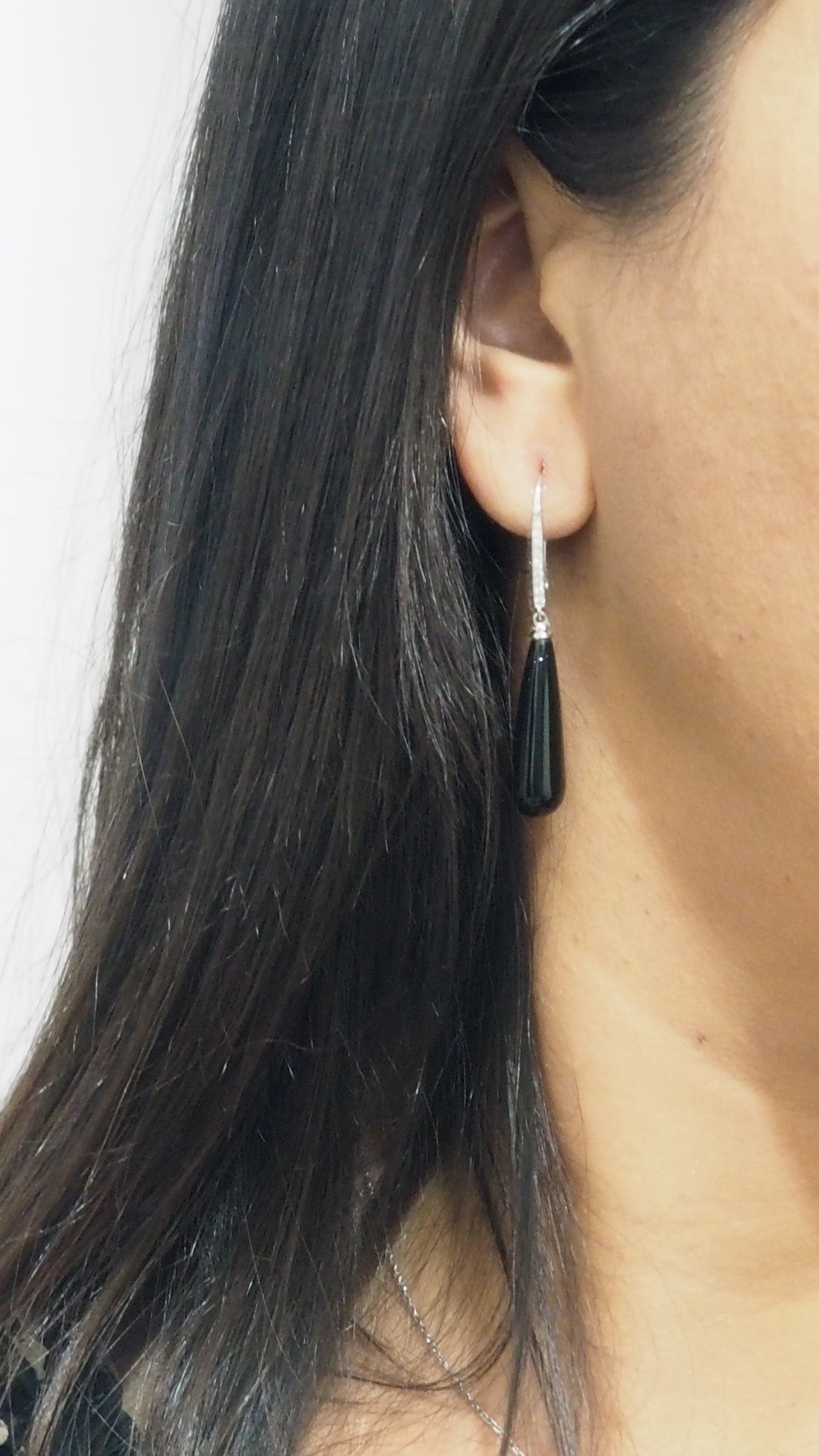 Boucles d'oreille en or blanc, diamants et onyx