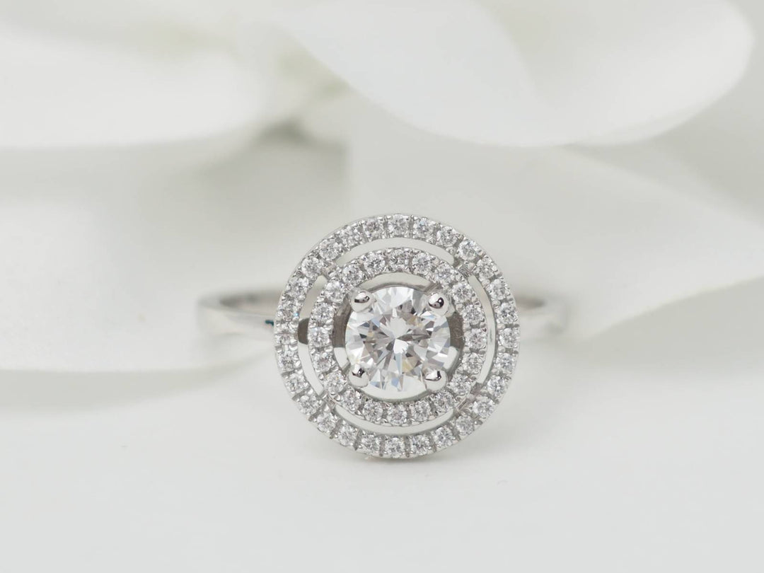 Bague de fiançaille en or blanc