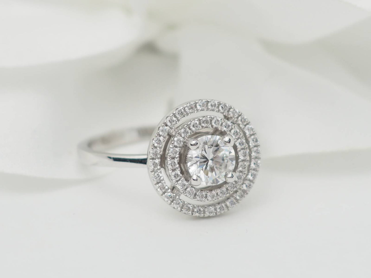 Bague solitaire en or blanc et diamant de 0,46 ct