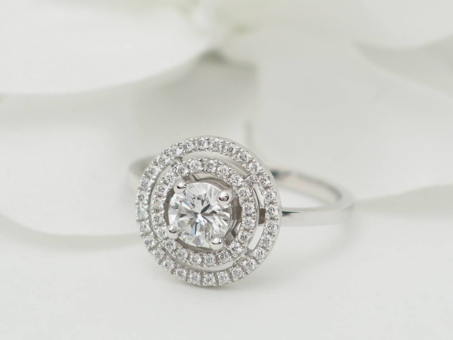 Bague solitaire en or blanc et diamant de 0,46 ct