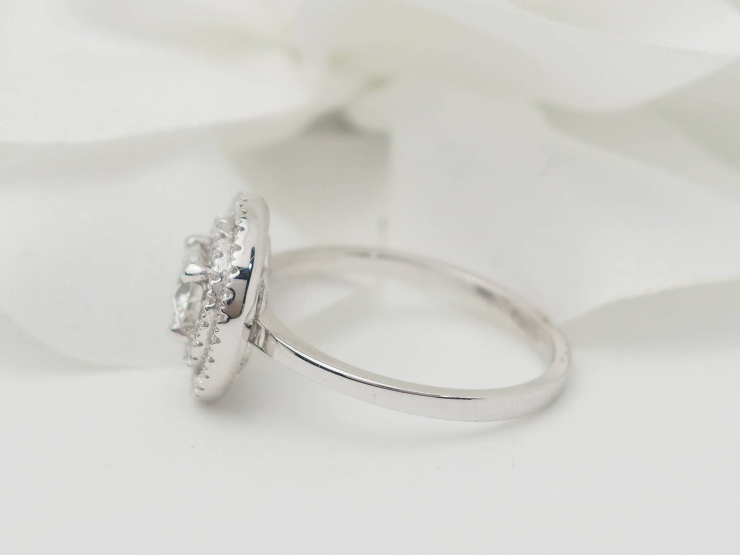 Bague solitaire en or blanc et diamant de 0,46 ct