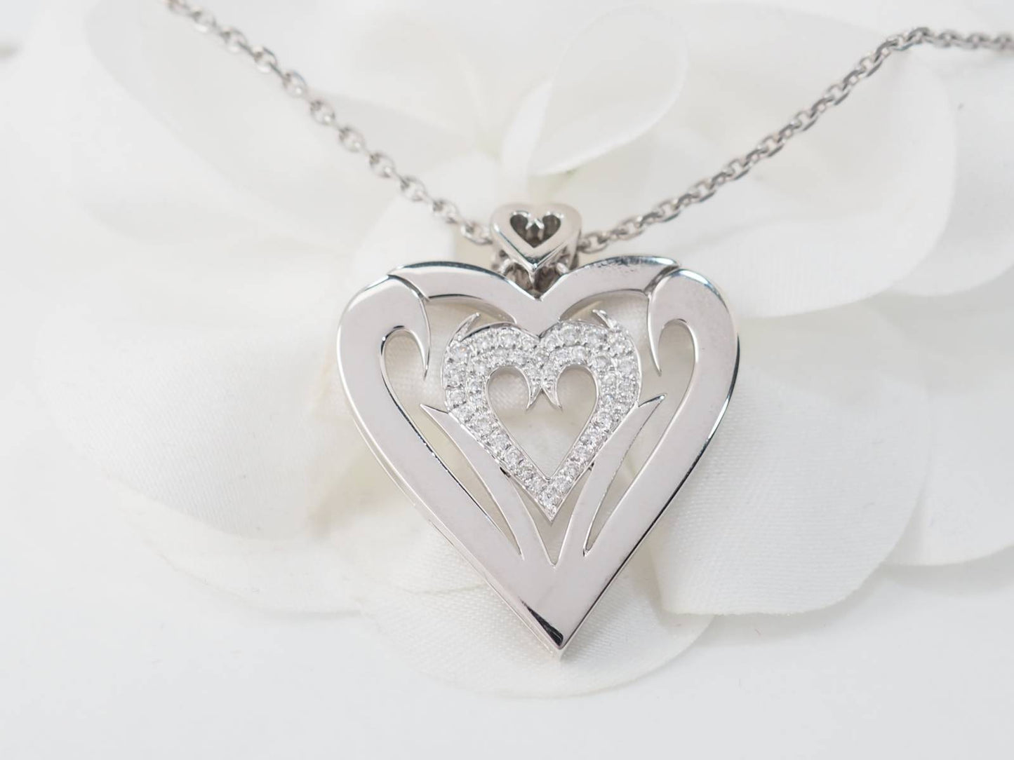 Collier en forme de coeur en vente à Marseille 
