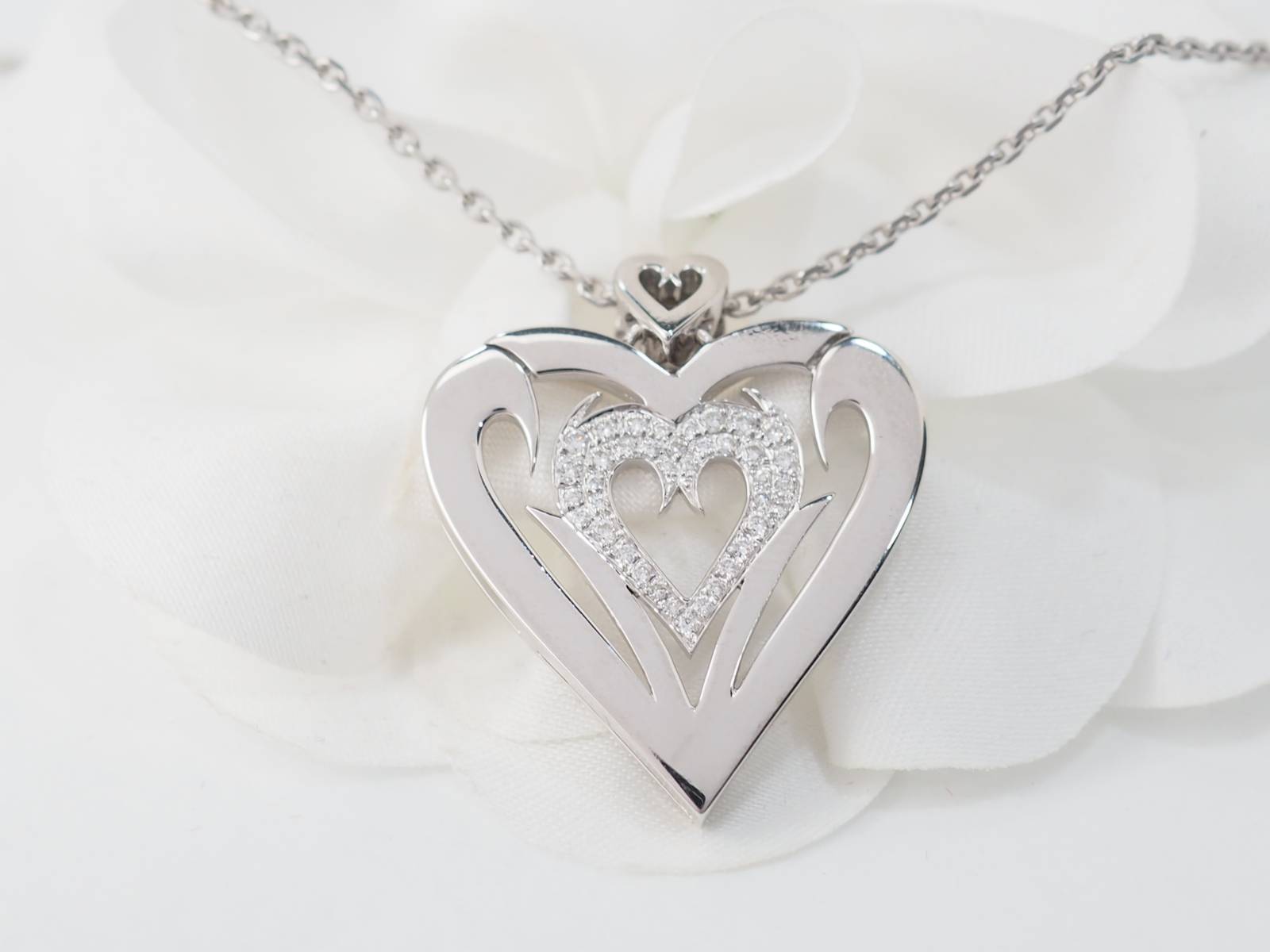 Collier en forme de coeur en vente à Marseille 